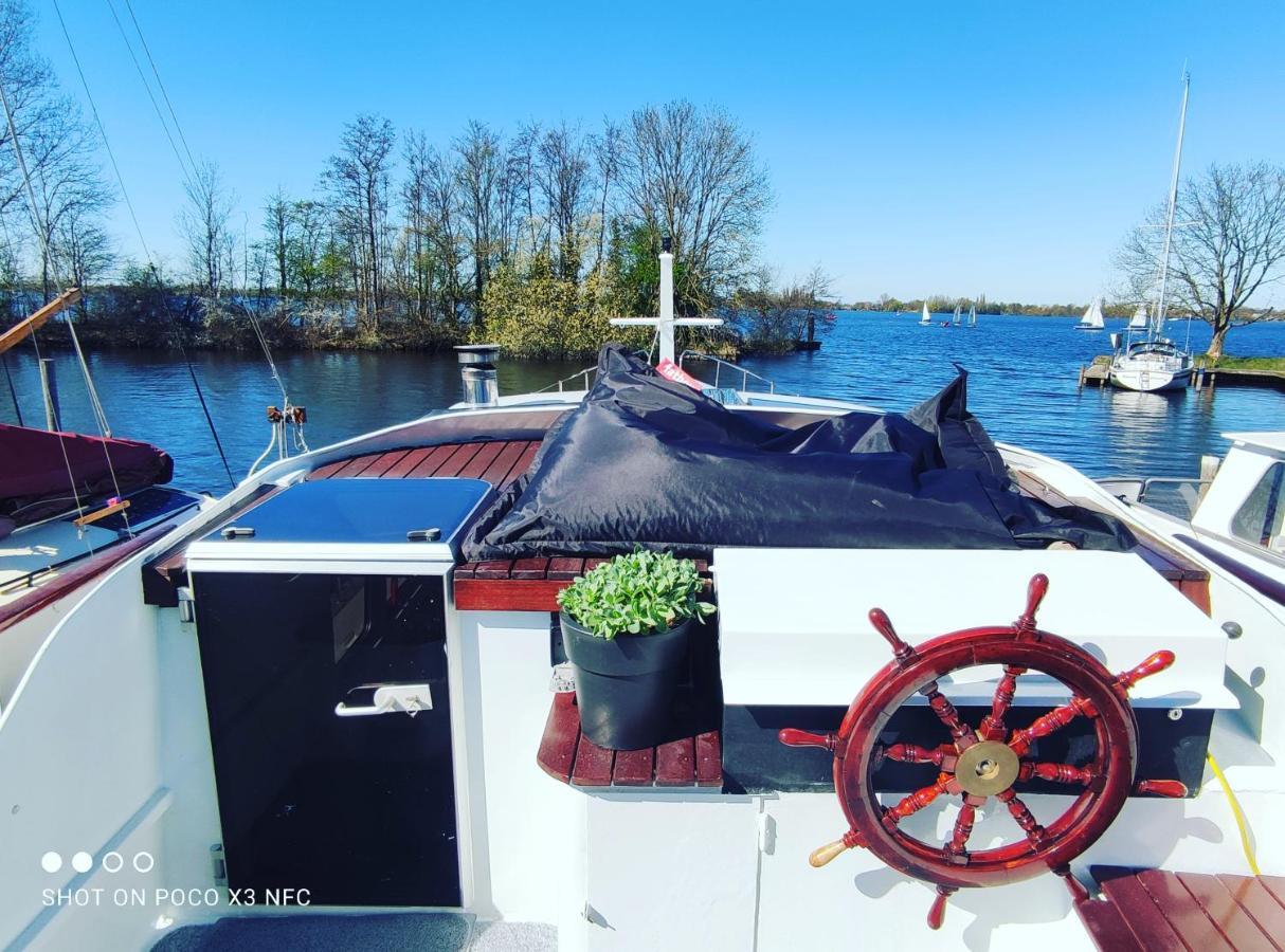 Boathouse At Unescco Fort And Magnificent Lake-View Roelofarendsveen Eksteriør bilde